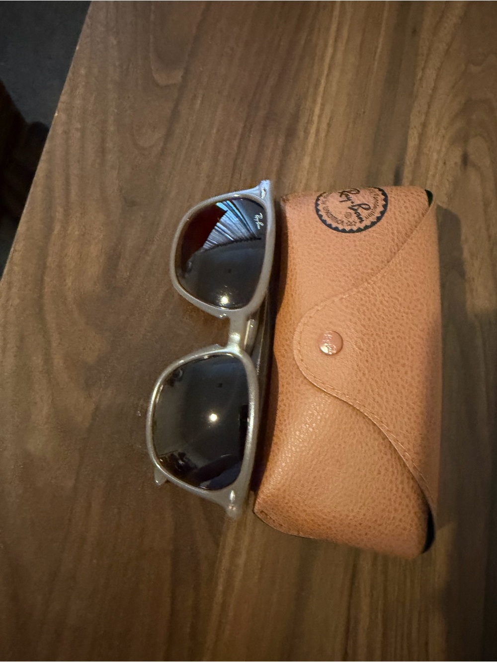 Ray-Ban light brown wayfarer Sunglasses with Tan Case